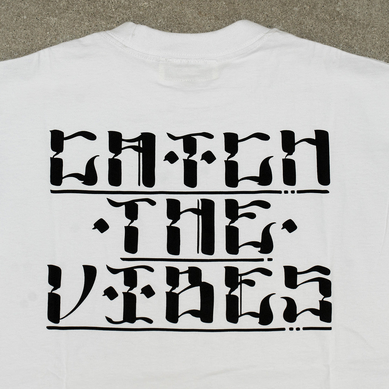 CATCH THE VIBES LOGO TEE White