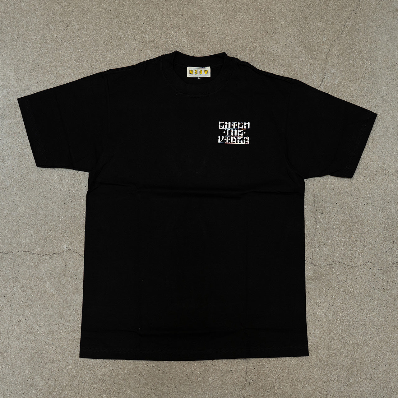 CATCH THE VIBES LOGO TEE Black
