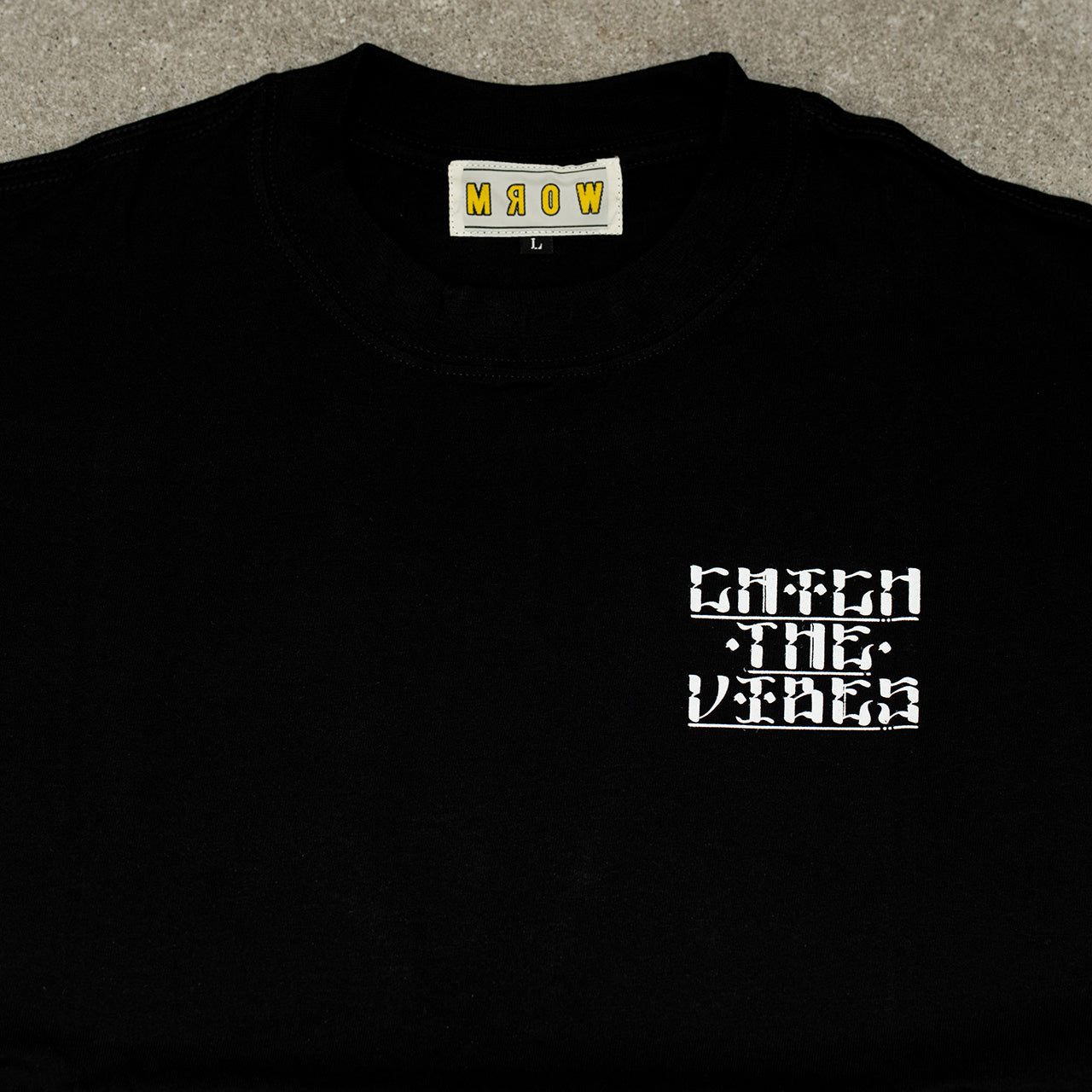 CATCH THE VIBES LOGO TEE Black