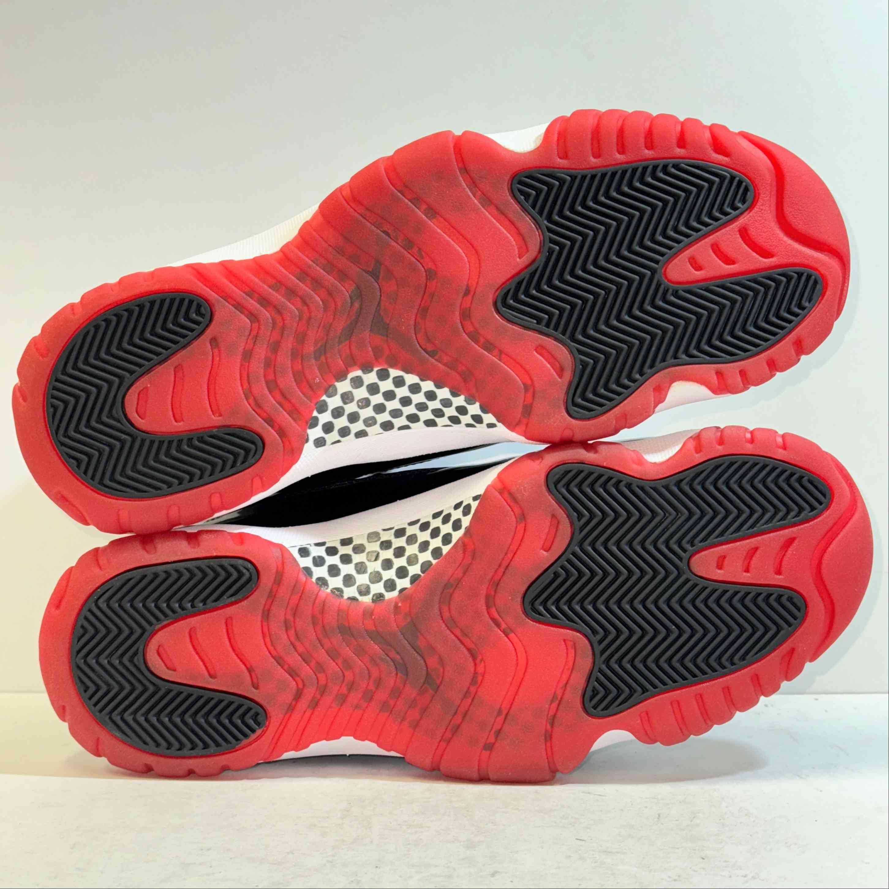 【US10】 AIR JORDAN 11 RETRO BRED 378037-061 【USED】