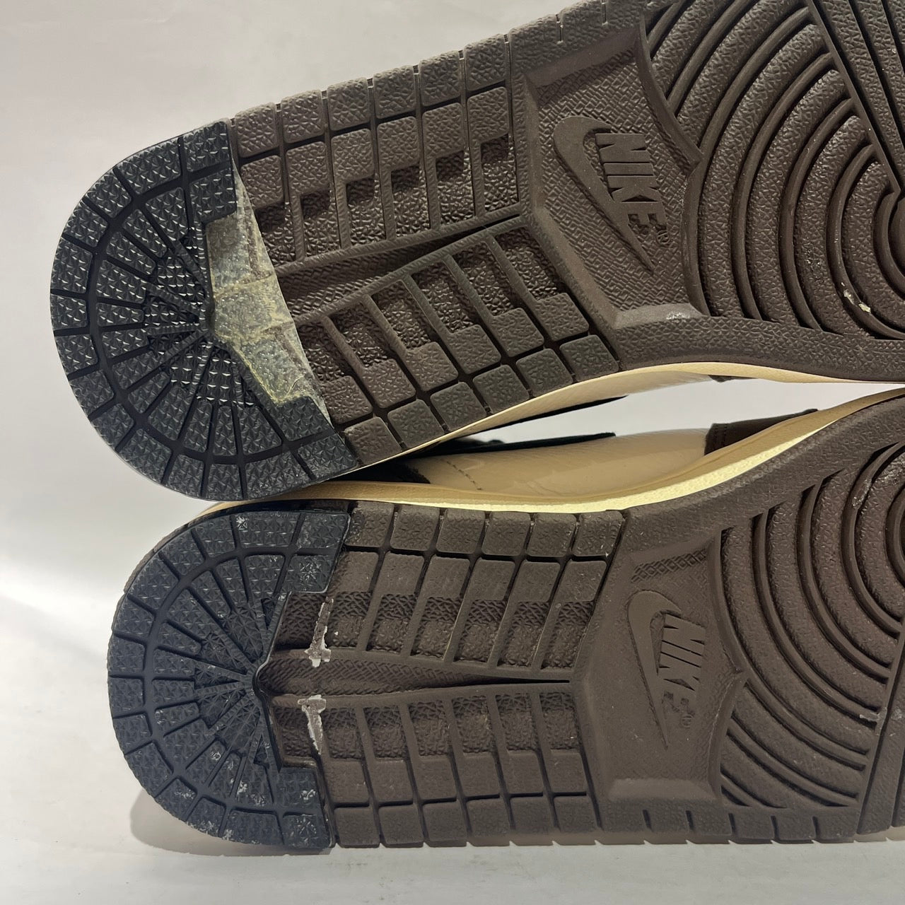 【US9】 AIR JORDAN 1 HIGH OG TS SP TRAVIS SCOTT CD4487-100 【USED】