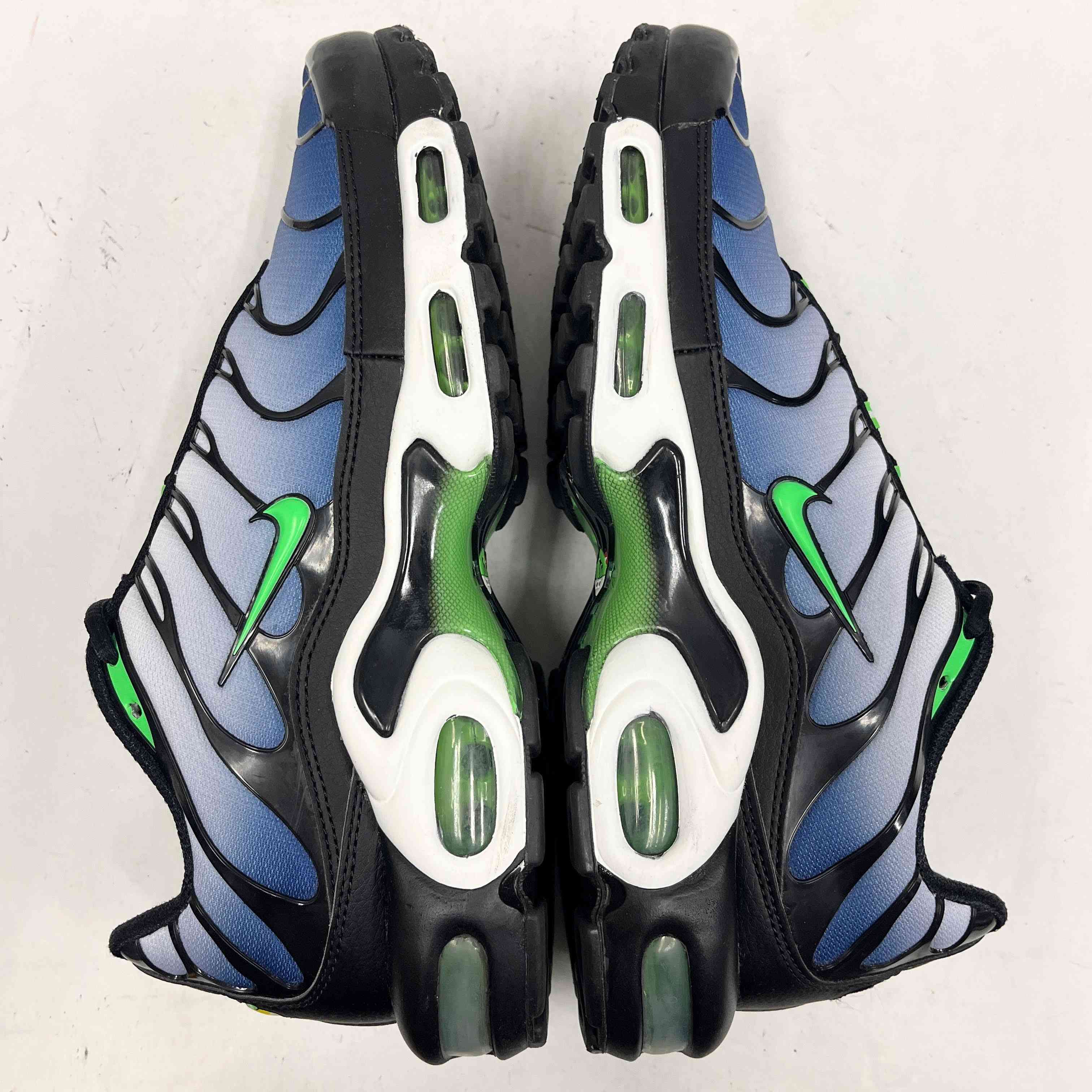 【US10】 NIKE AIR MAX PLUS DX4326-001 【USED】
