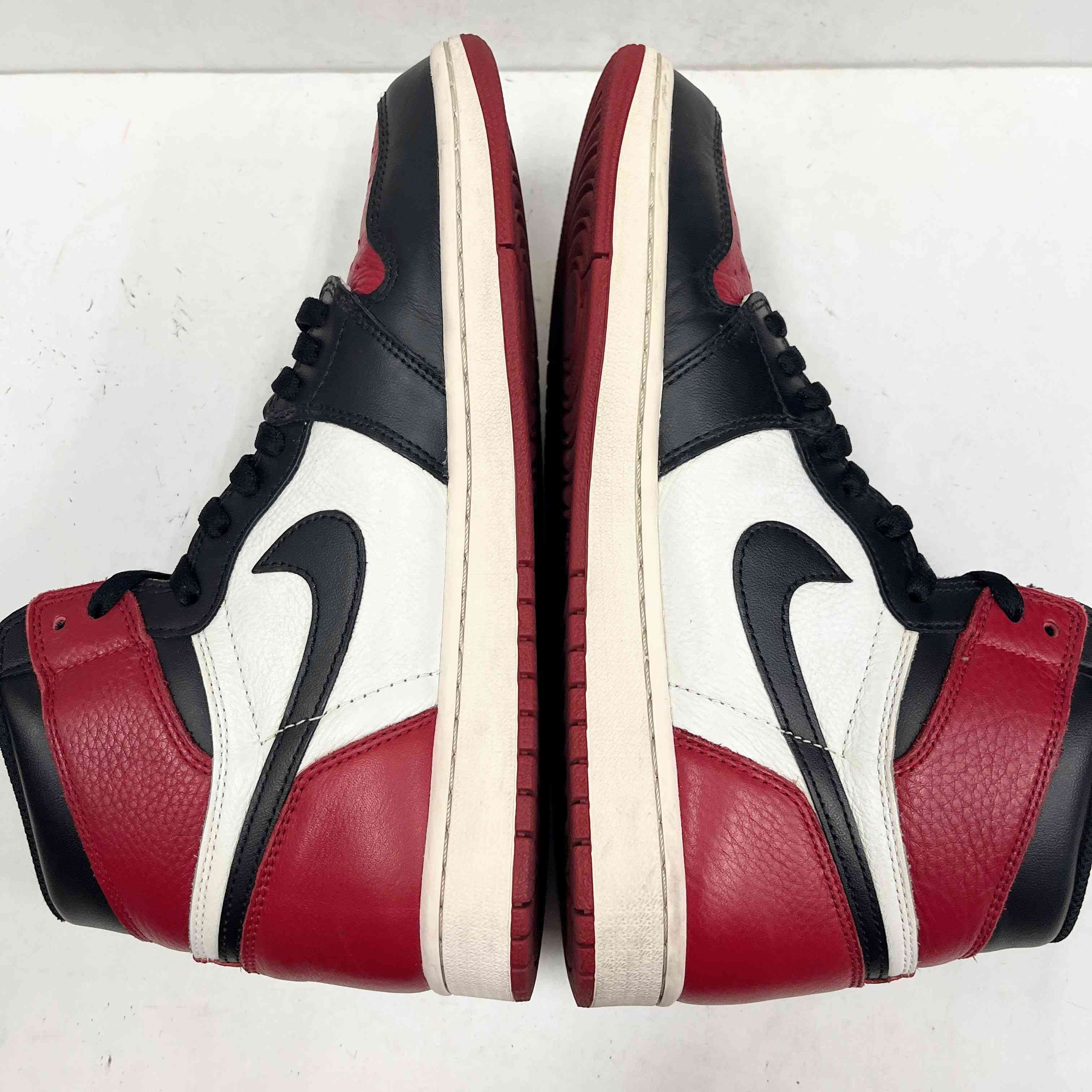 【US10】 AIR JORDAN 1 RETRO HIGH OG BRED TOE 555088-610 【USED】