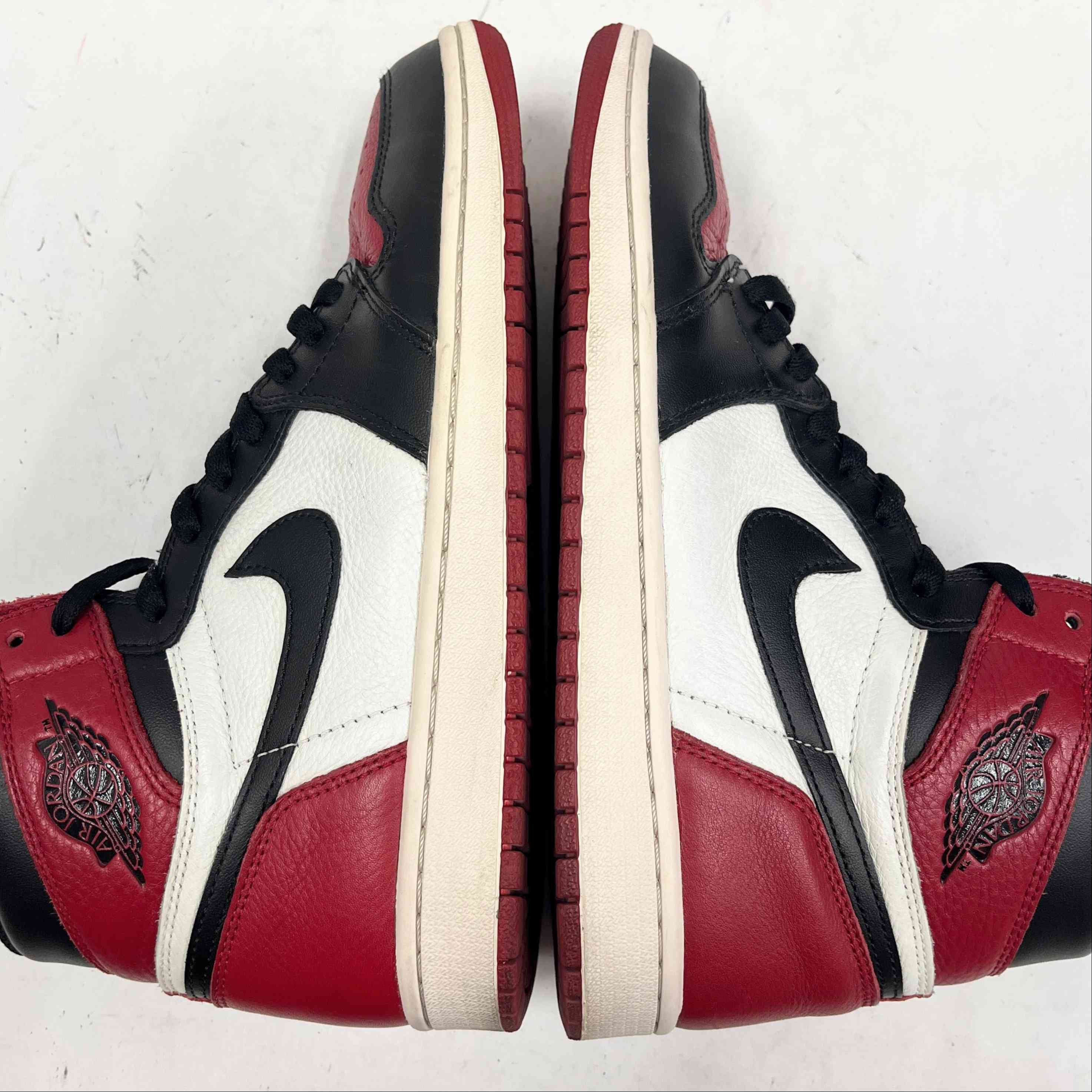 【US10】 AIR JORDAN 1 RETRO HIGH OG BRED TOE 555088-610 【USED】