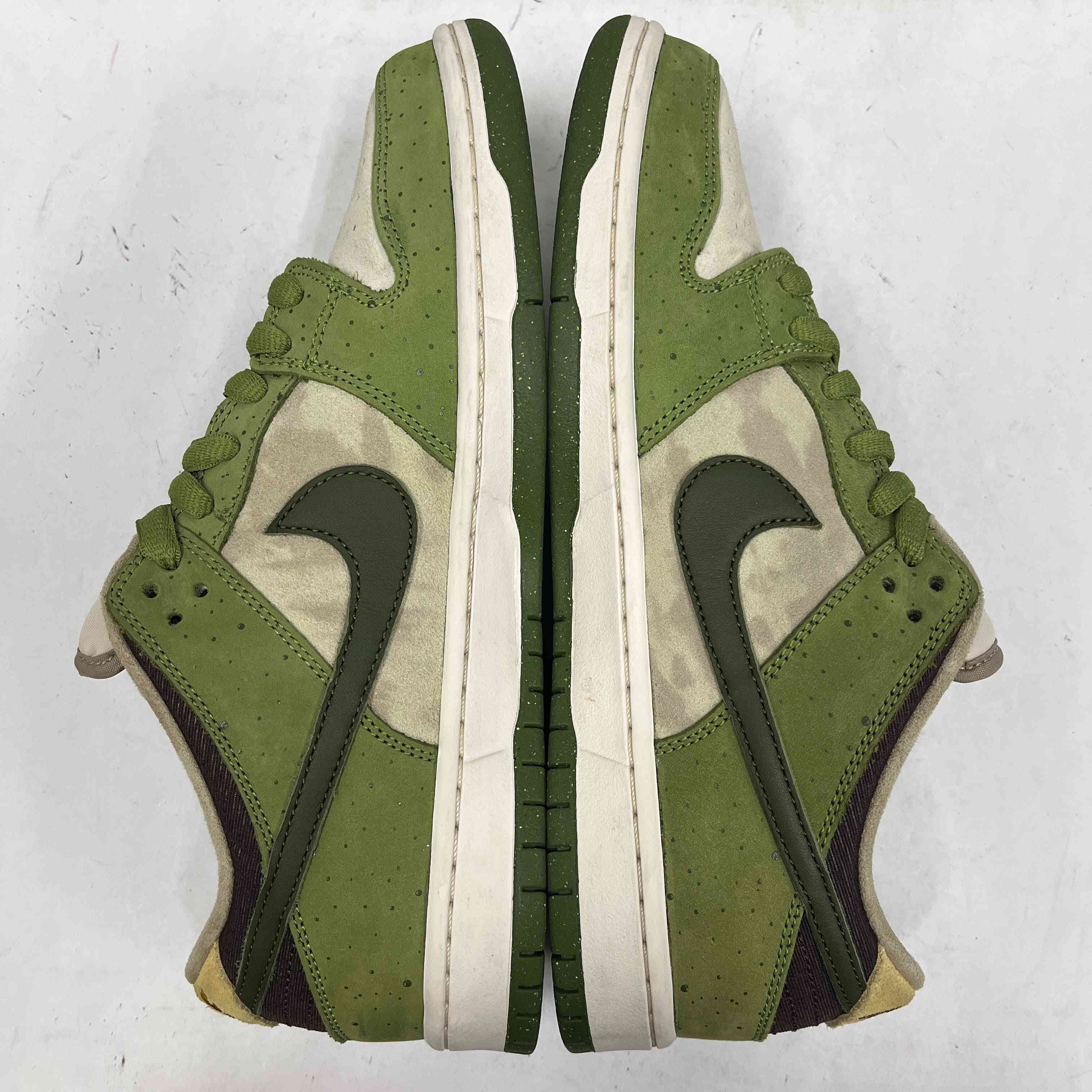 【US9.5】 NIKE SB SB DUNK LOW PRO YUTO HORIGOME HF8022-300 【USED】