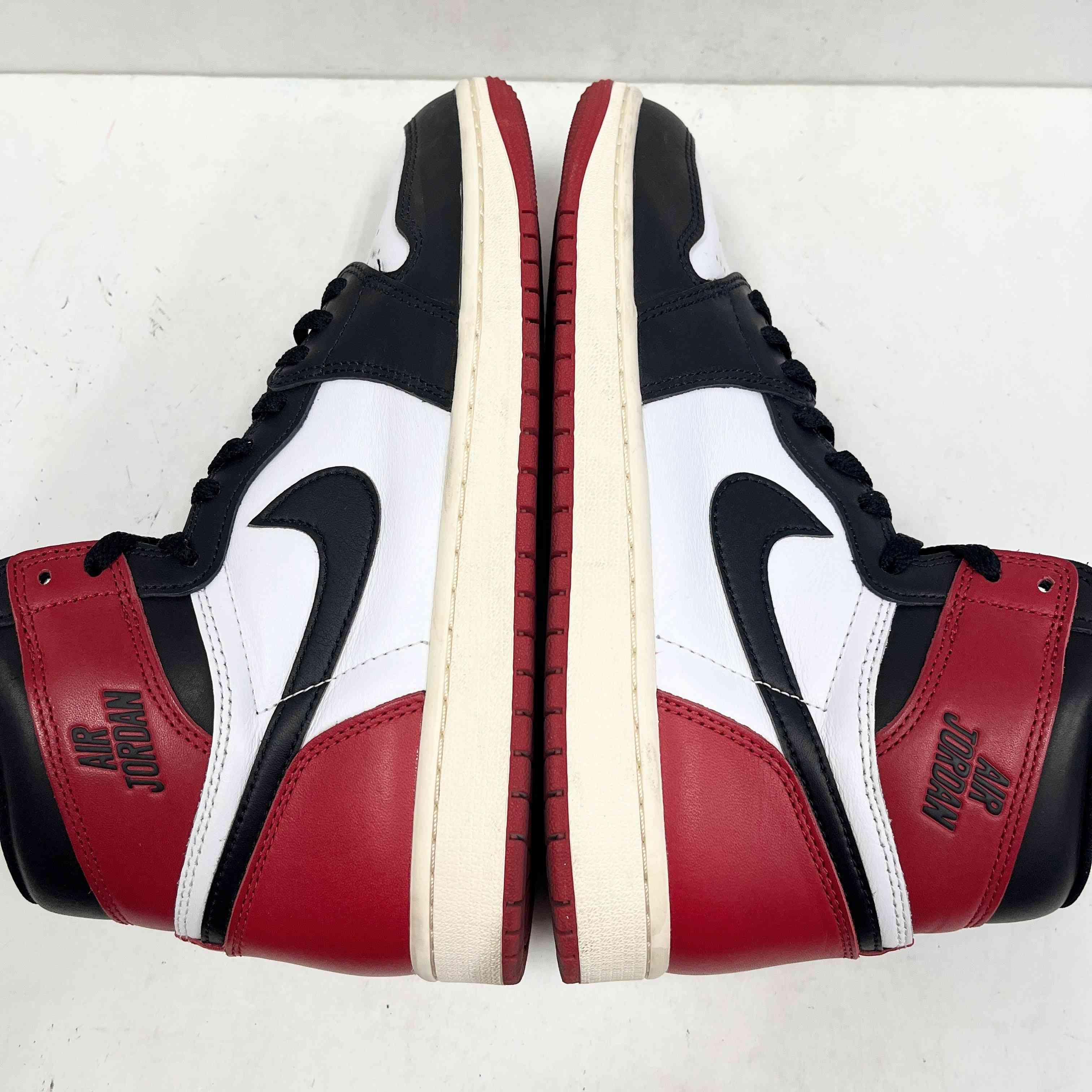 【US9.5】 AIR JORDAN 1 RETRO HIGH OG BLACK TOE DZ5485-106 【USED】