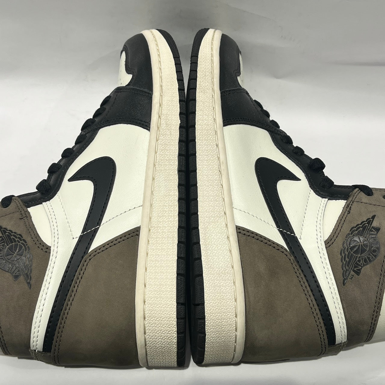 【US9.5】 AIR JORDAN 1 RETRO HIGH OG 555088-105 【USED】