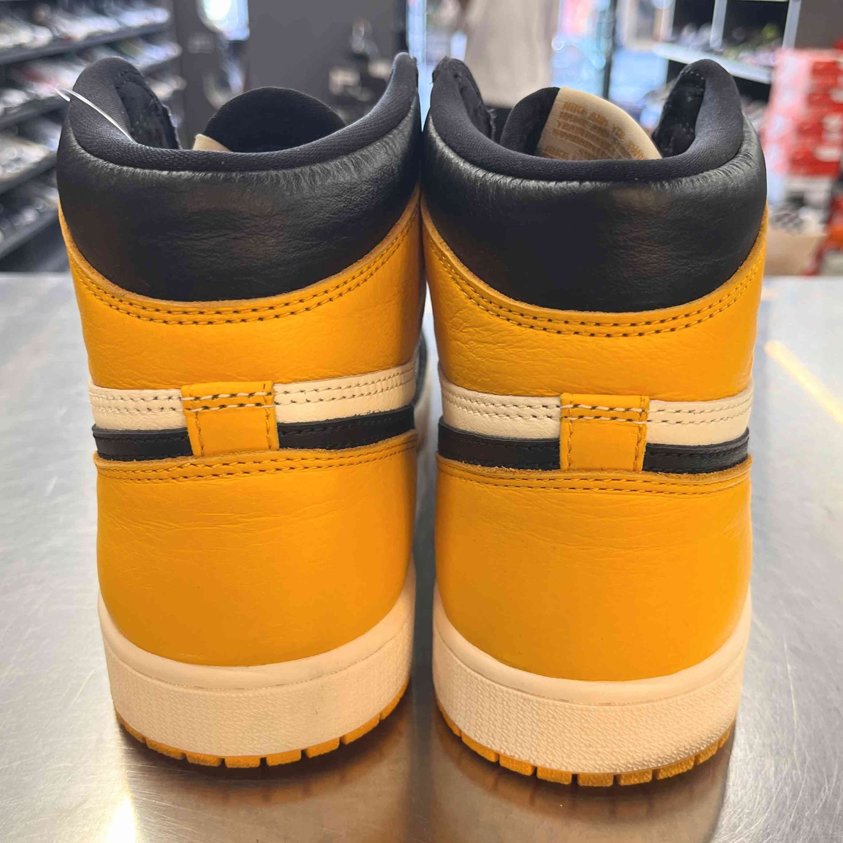 【US10】 AIR JORDAN 1 RETRO HIGH OG 555088-711 【USED】