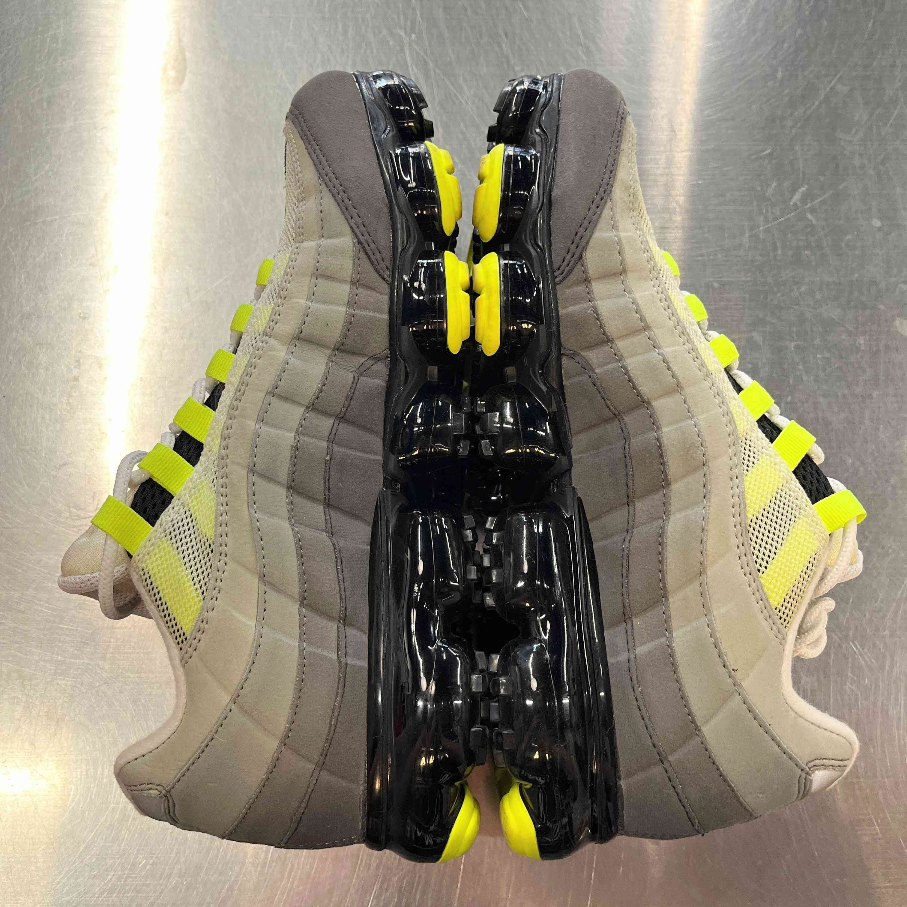 【US9】 NIKE AIR VAPORMAX 95 AJ7292-001 【USED】