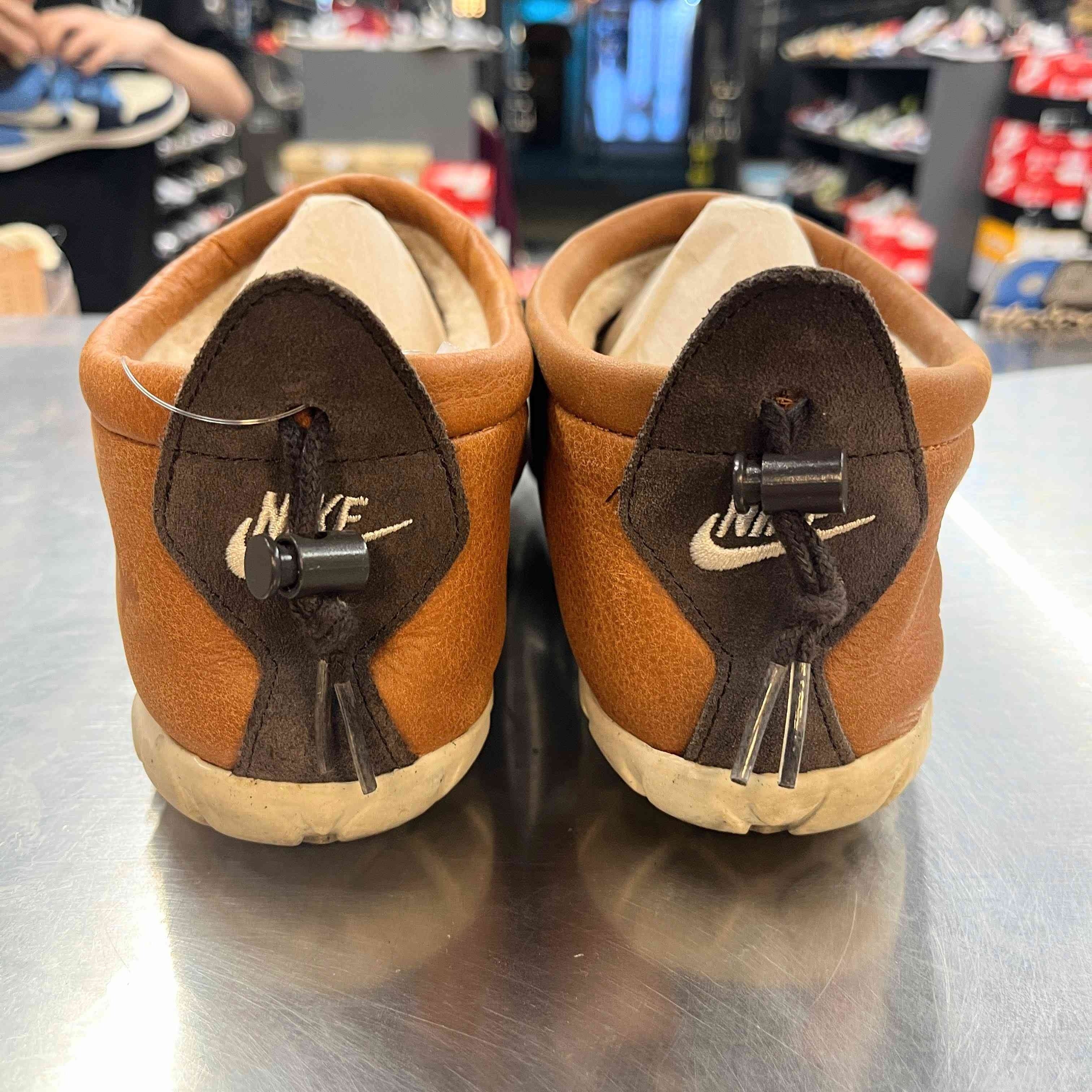 【US8】 NIKE AIR MOC BOMBER 862439-200 【USED】