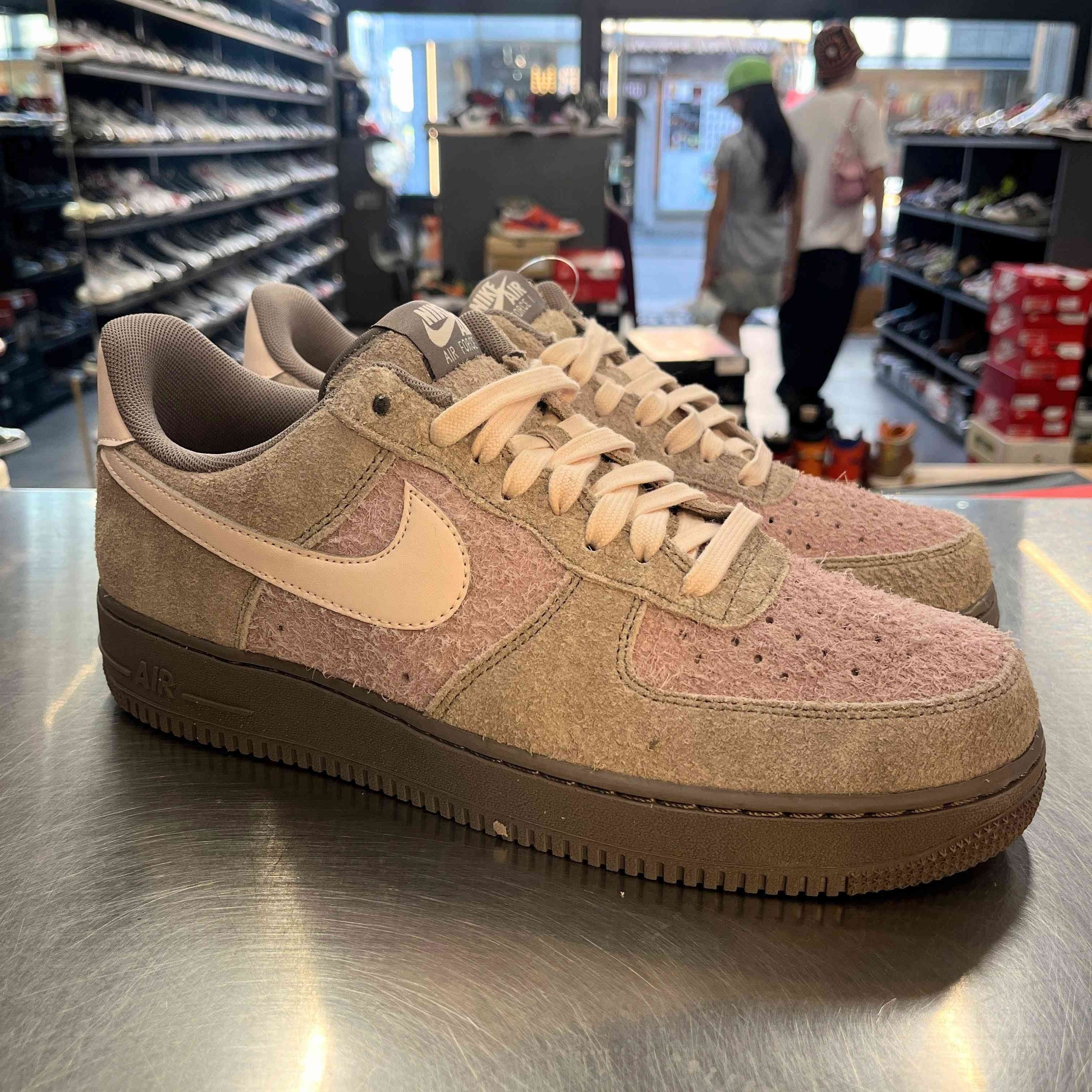 【US10.5】 NIKE AIR FORCE 1 07 PRM IQ3472-298 【USED】