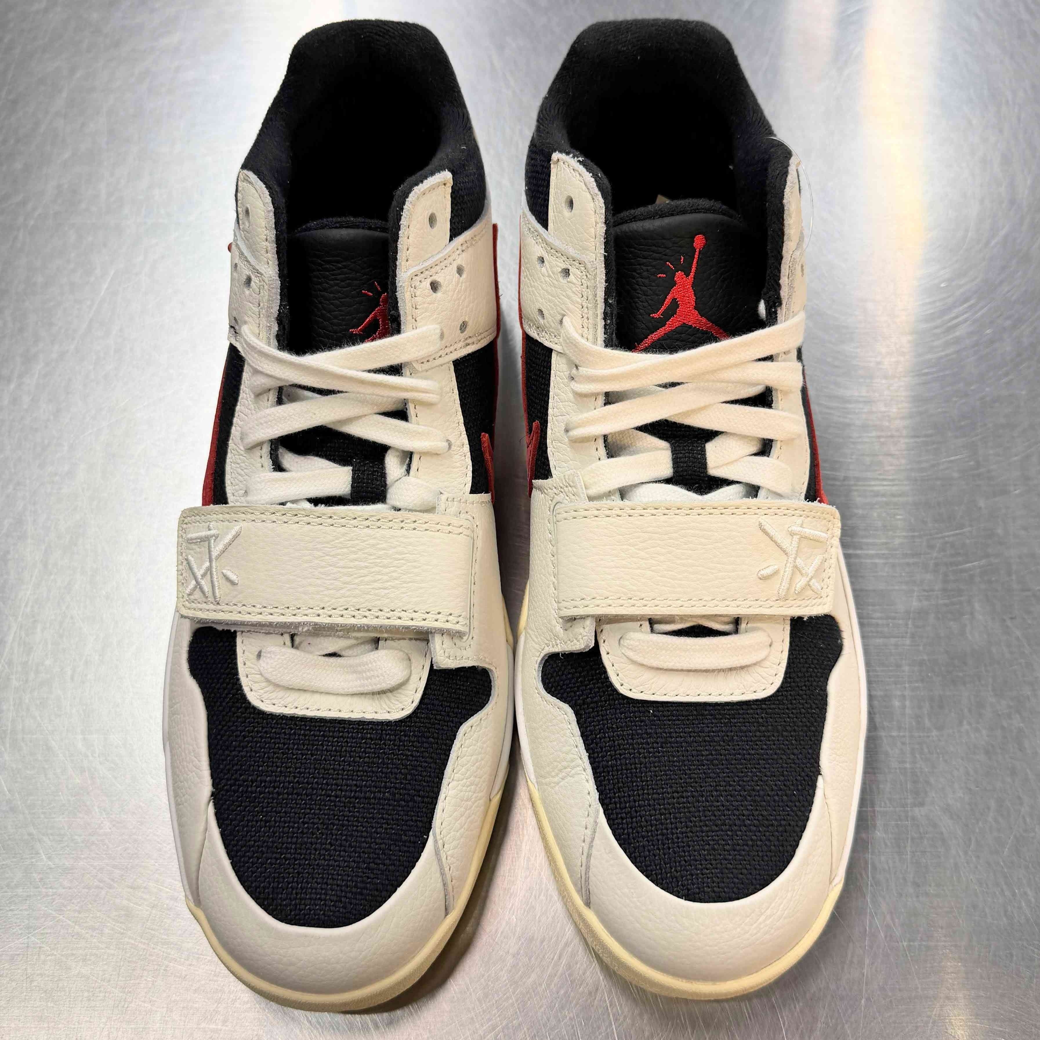 【US9.5】 JUMPMAN JACK TR FZ8117-101 【USED】