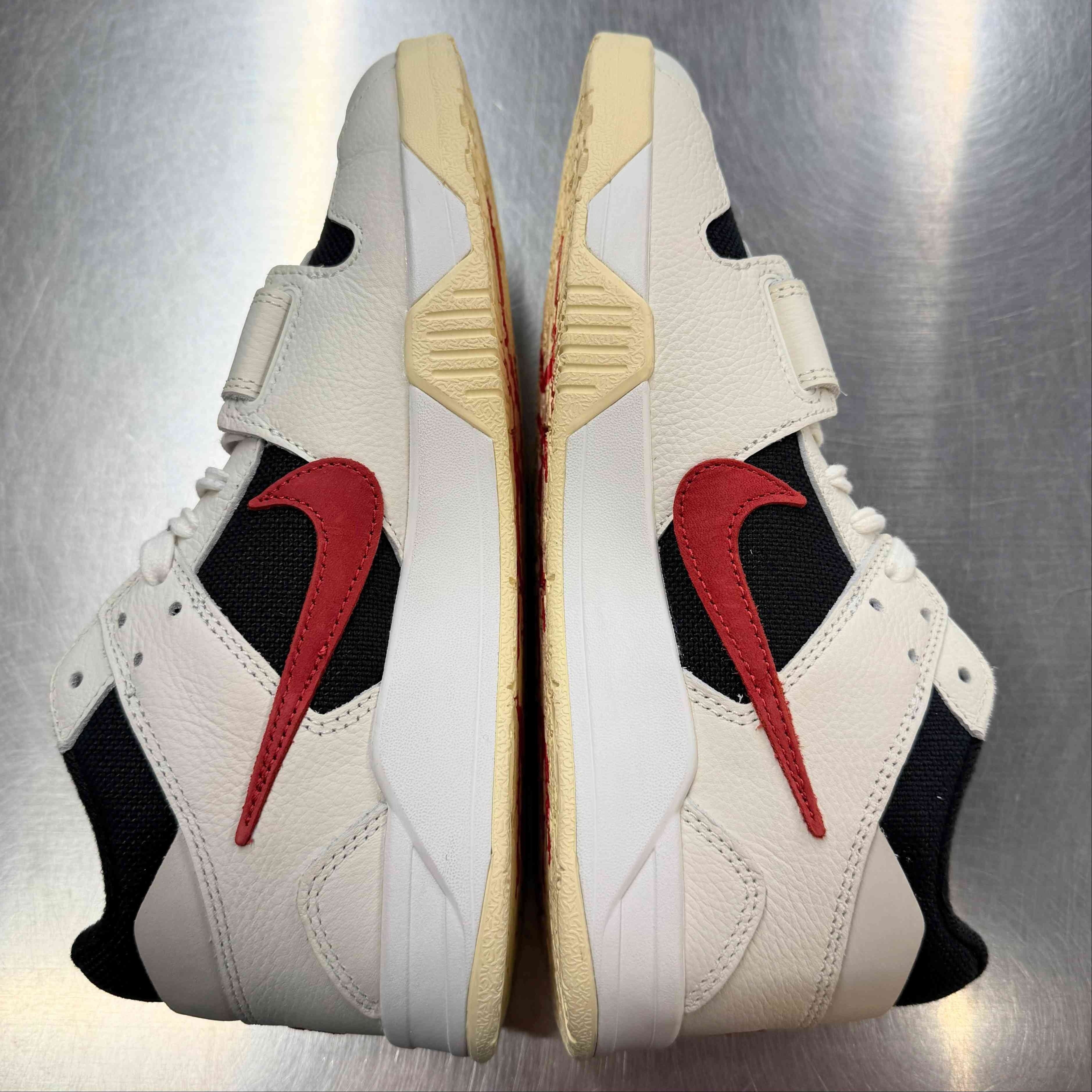 【US9.5】 JUMPMAN JACK TR FZ8117-101 【USED】