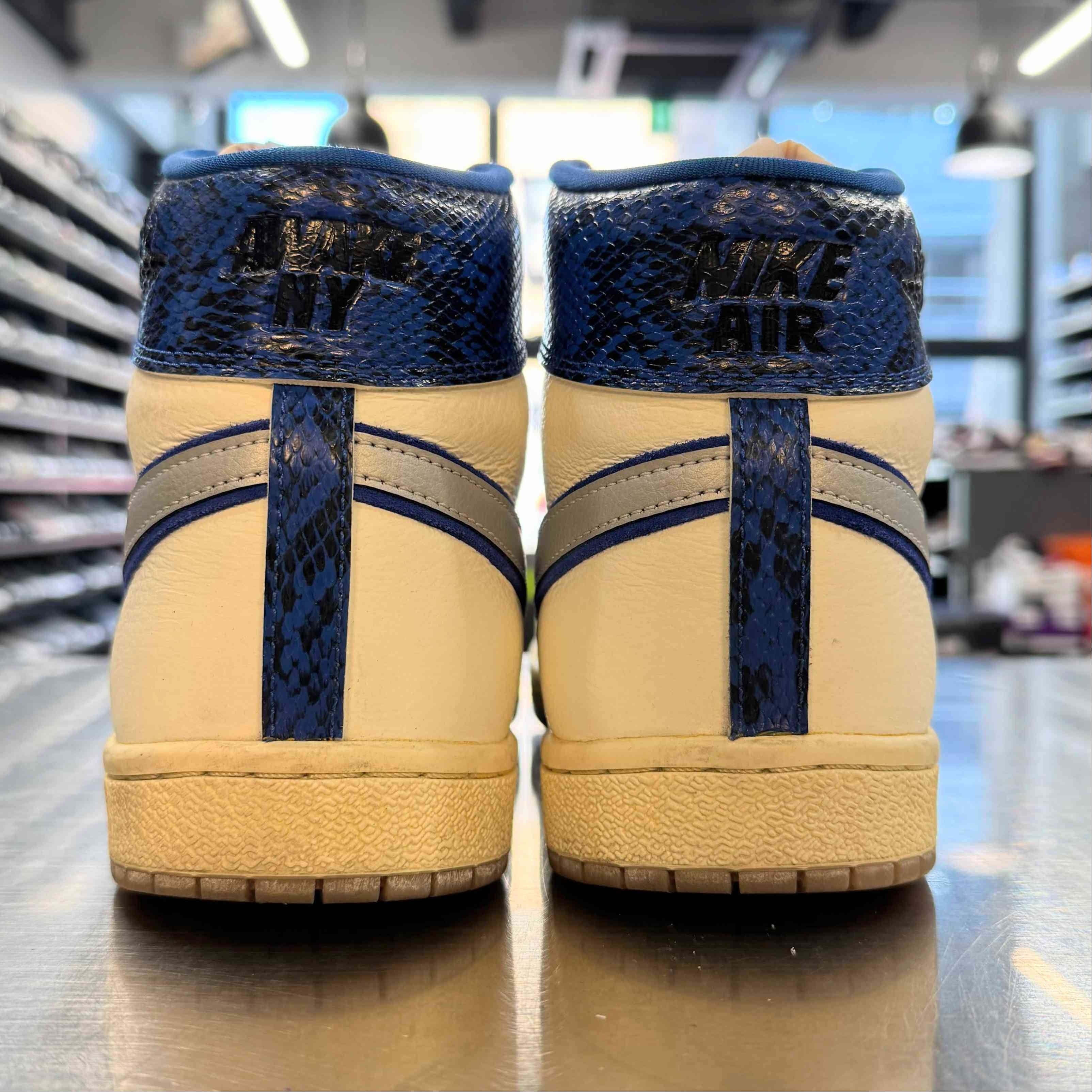 【US10.5】 JORDAN AIR SHIP PE AWAKE FN8675-104 【USED】