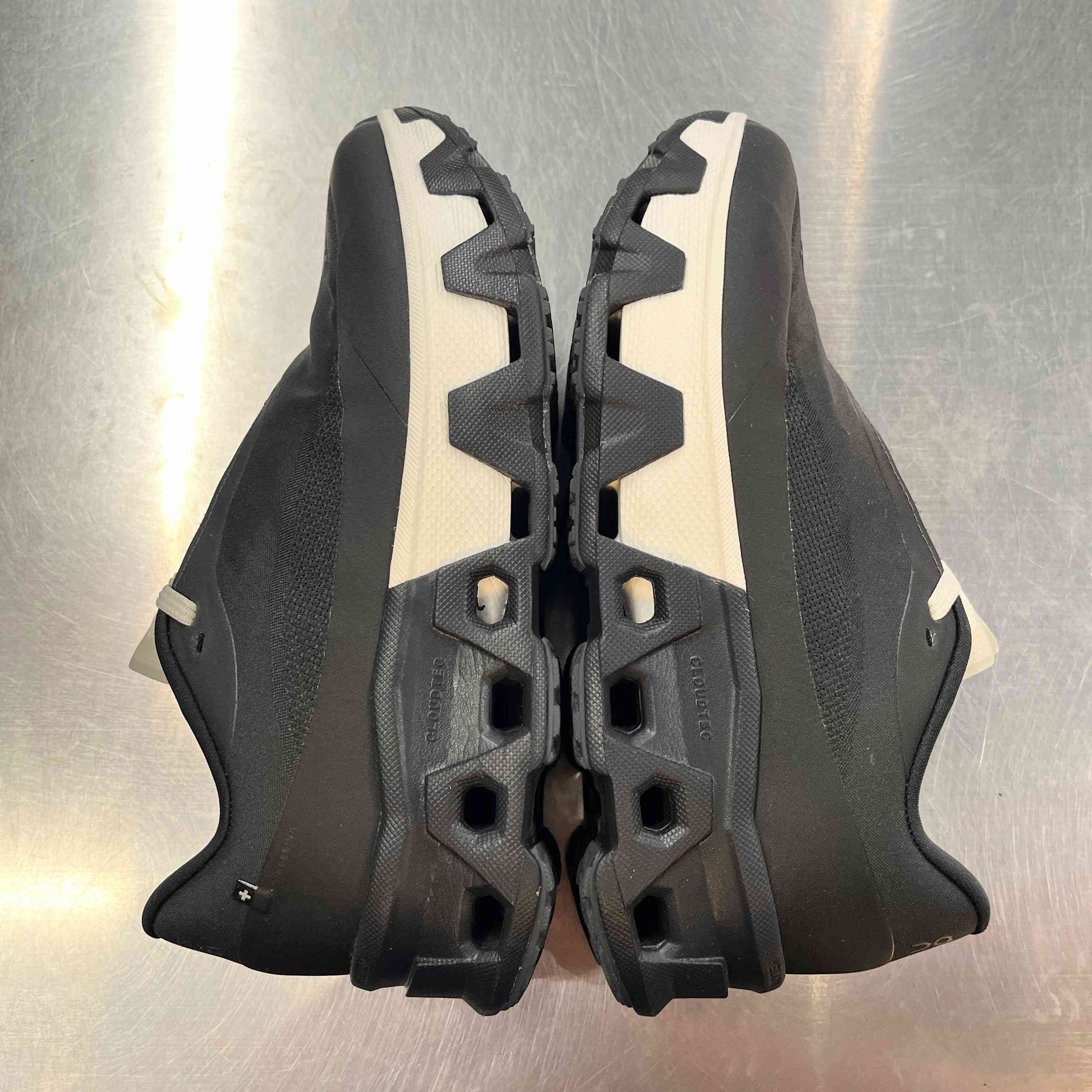 【US7.5】 ON CLOUDMONSTER HYPER PAF 3MF30931043 【USED】