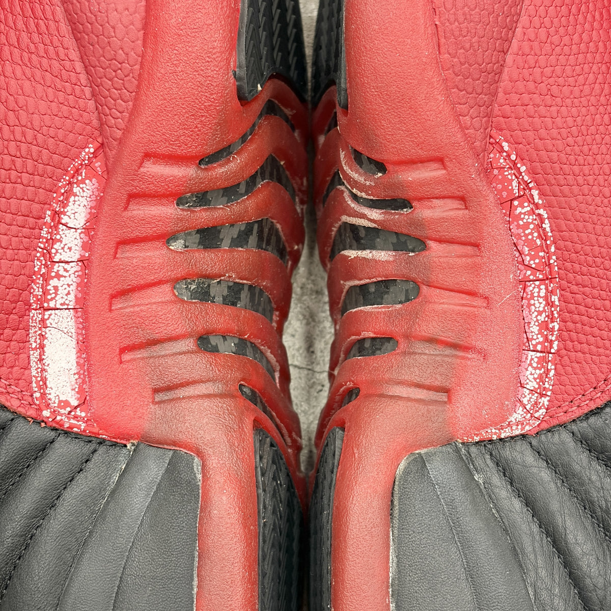 【US9】 AIR JORDAN 12 FLU GAME 130690-061 【DS】