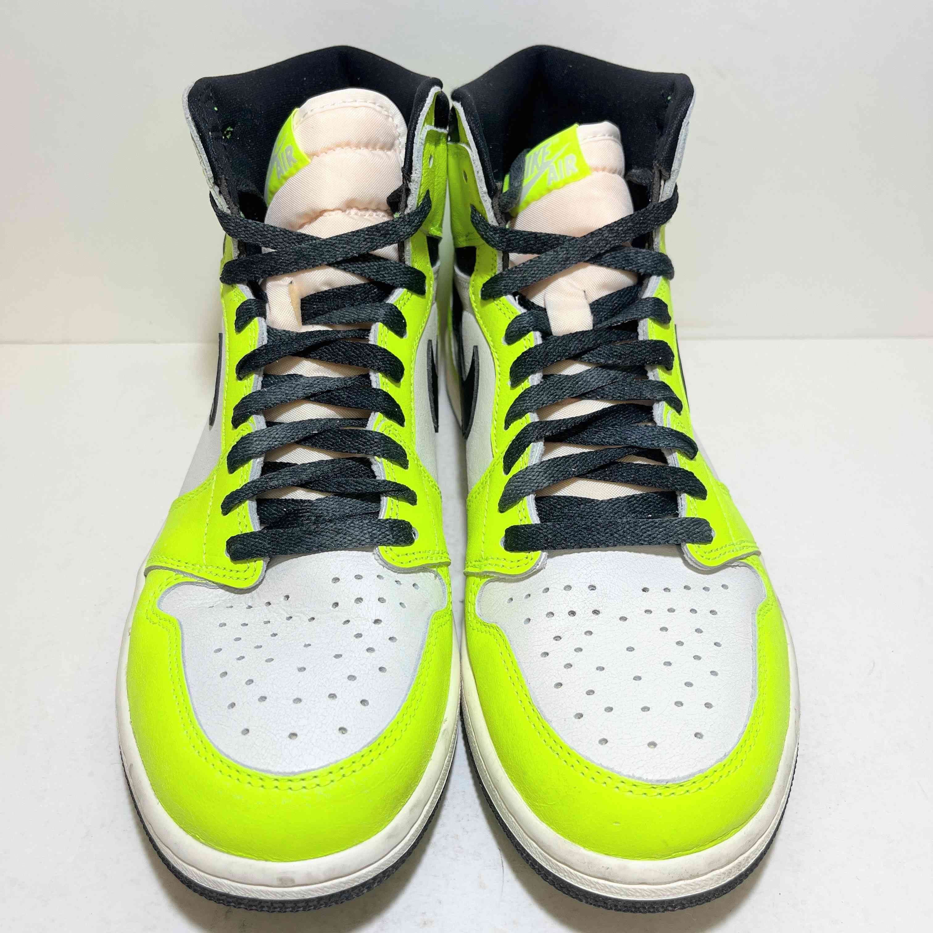 【US11】 AIR JORDAN 1 RETRO HIGH OG VOLT 555088-702 【USED】