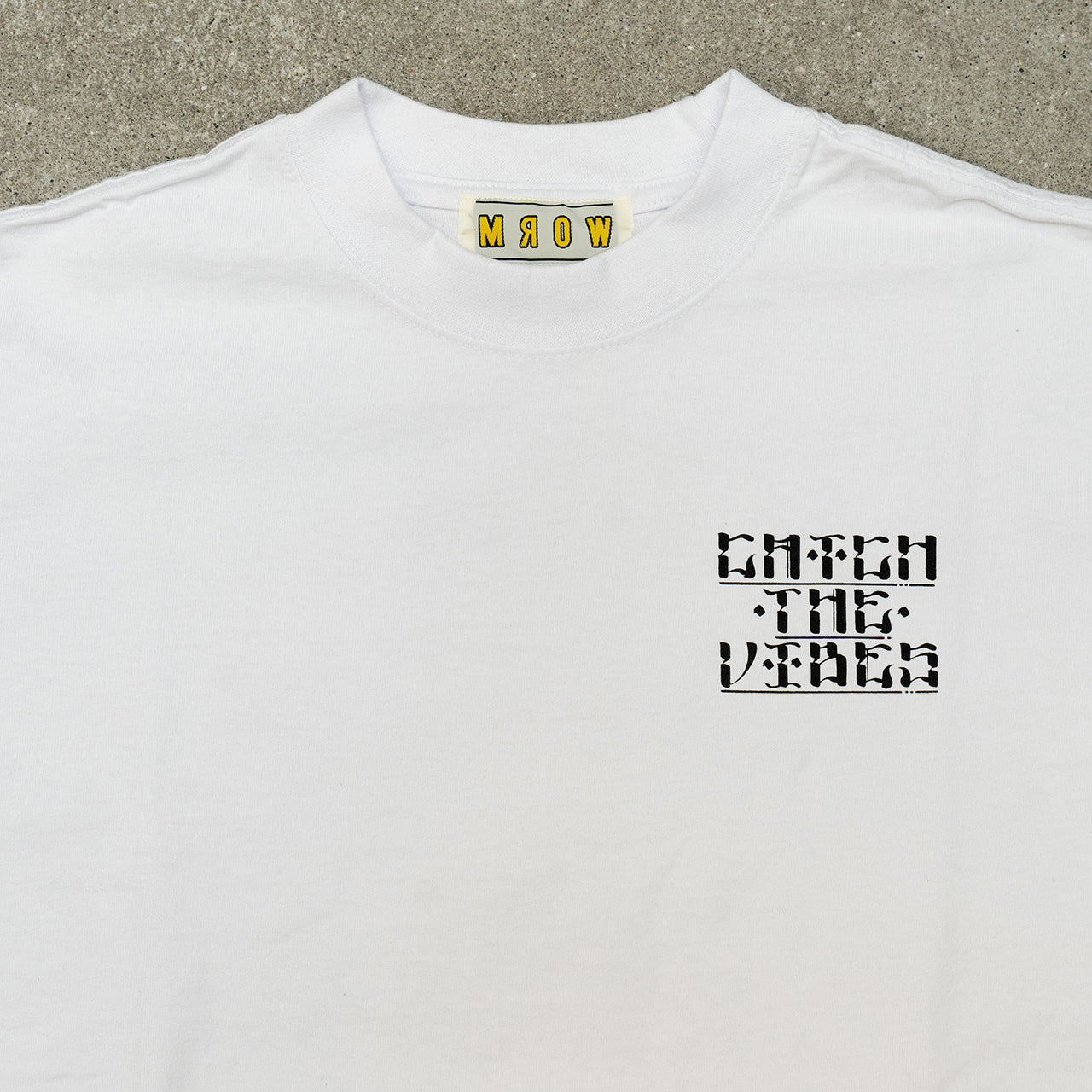 CATCH THE VIBES LOGO TEE White L