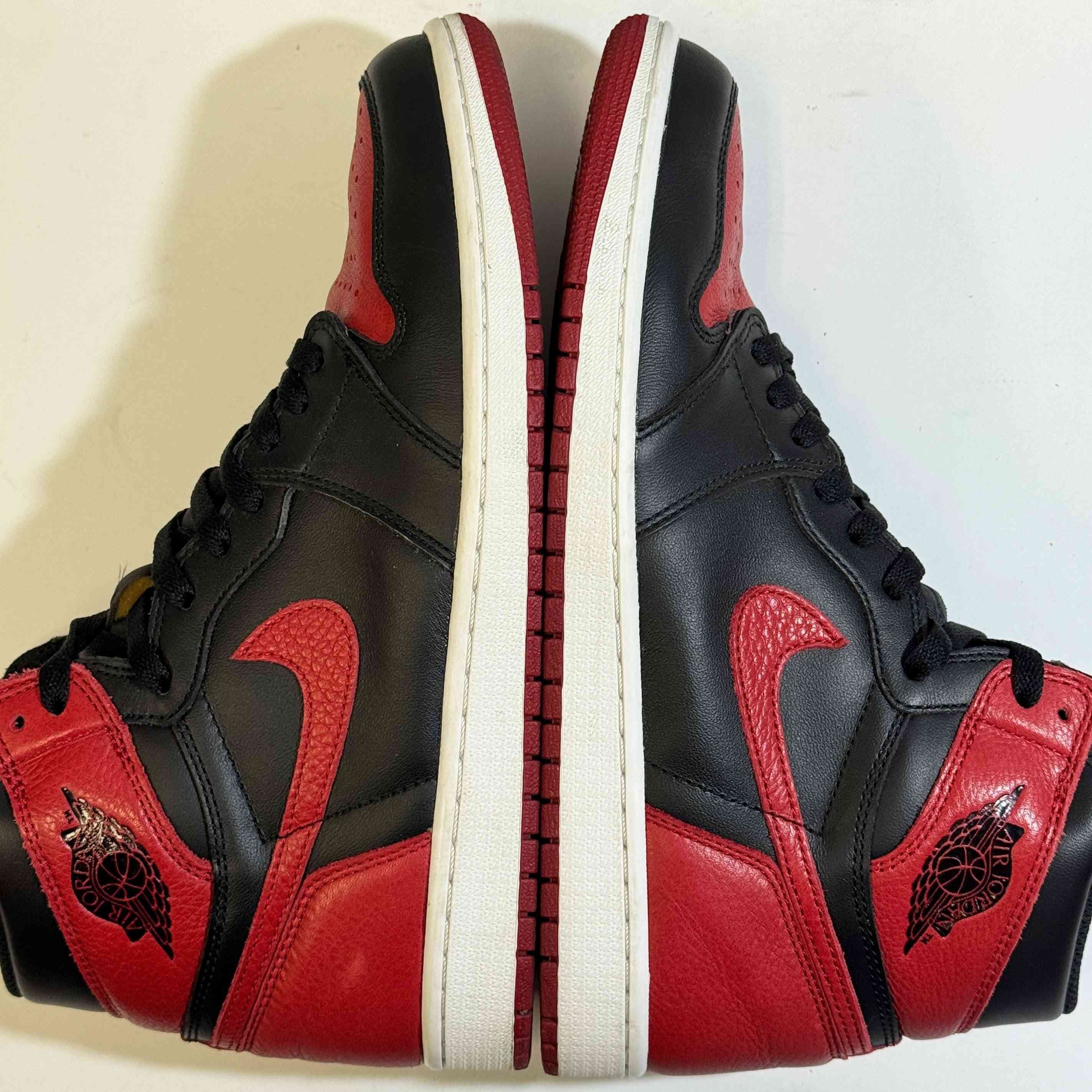 【US10】 AIR JORDAN 1 RETRO HIGH OG BRED 555088-001 【USED】