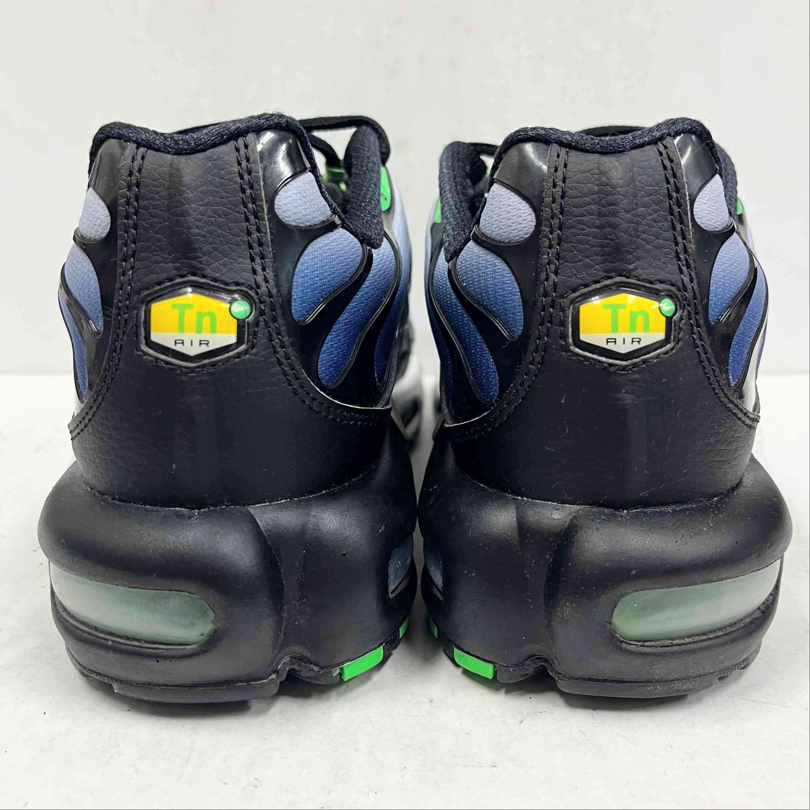 【US10】 NIKE AIR MAX PLUS DX4326-001 【USED】