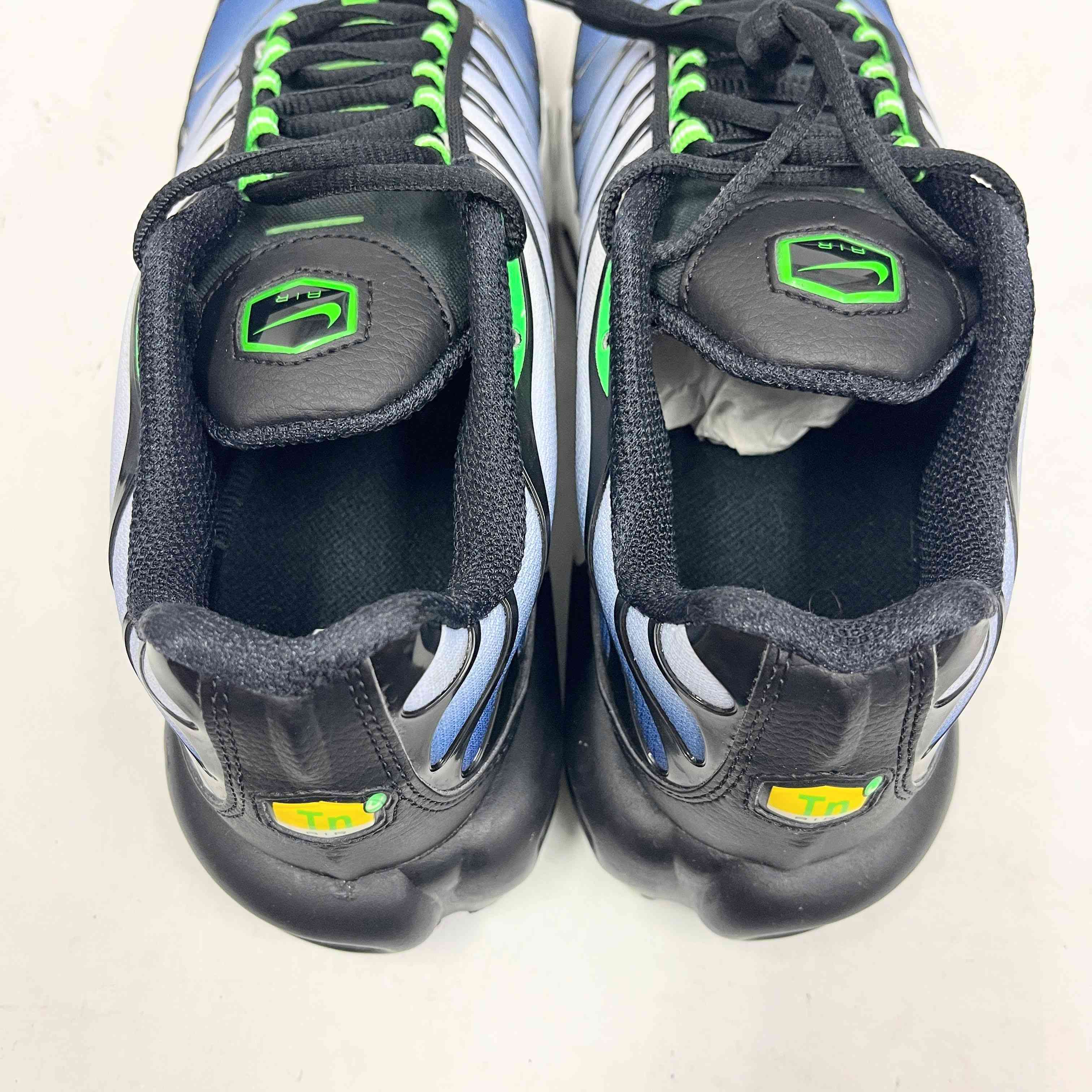 【US10】 NIKE AIR MAX PLUS DX4326-001 【USED】