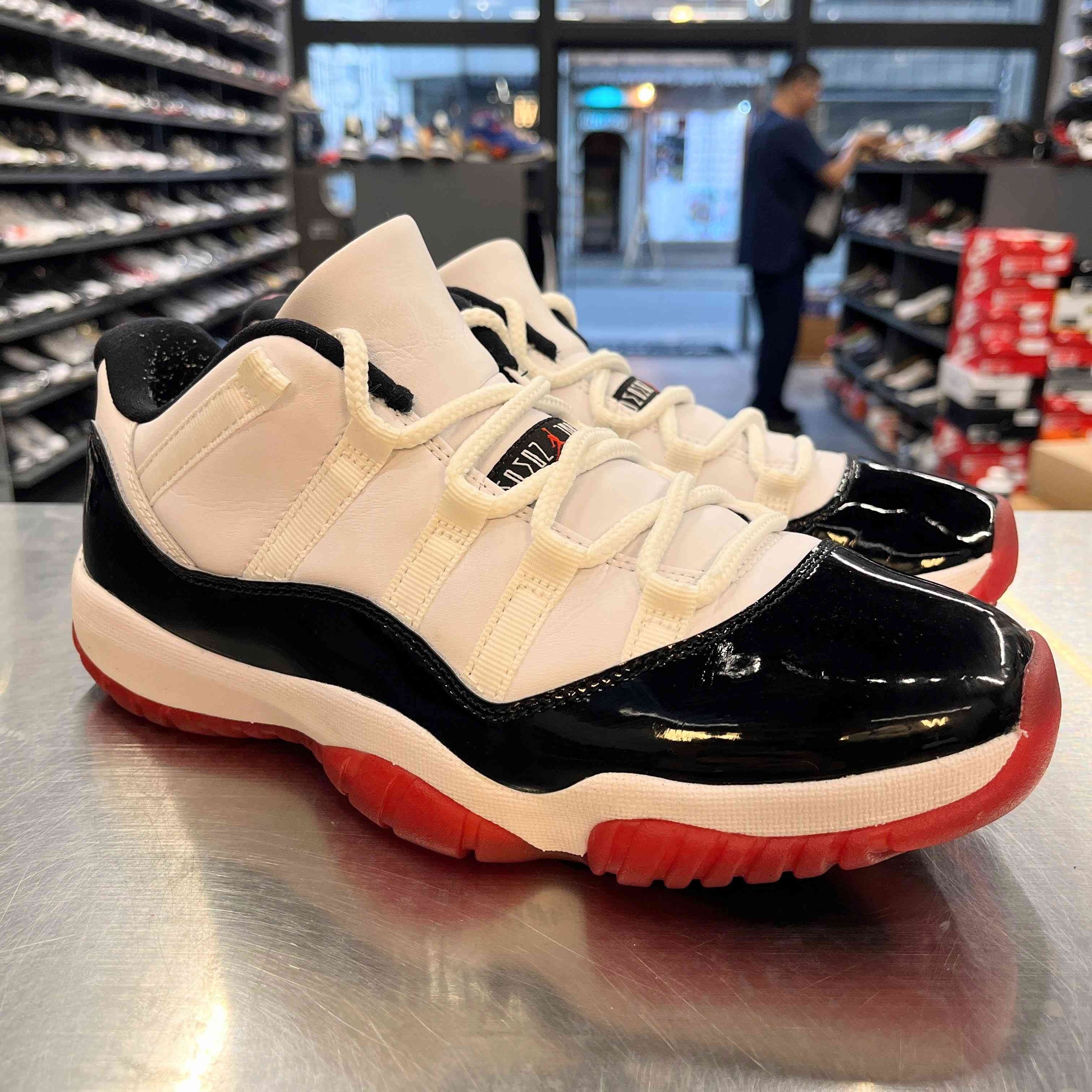 【US8】 AIR JORDAN 11 RETRO LOW AV2187-160 【USED】