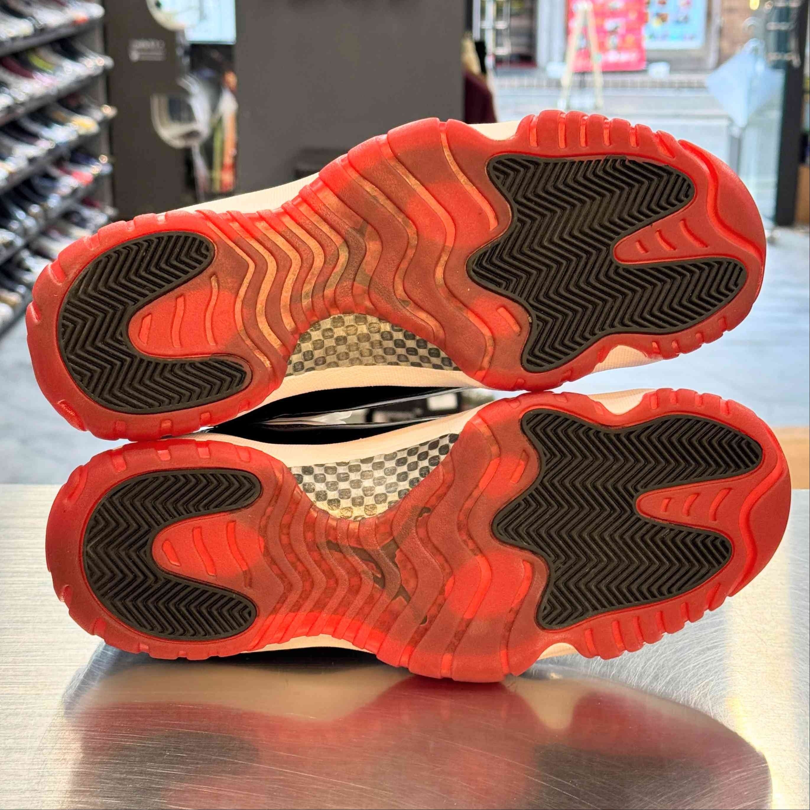 【US10.5】 AIR JORDAN 11 RETRO LOW AV2187-160 【USED】