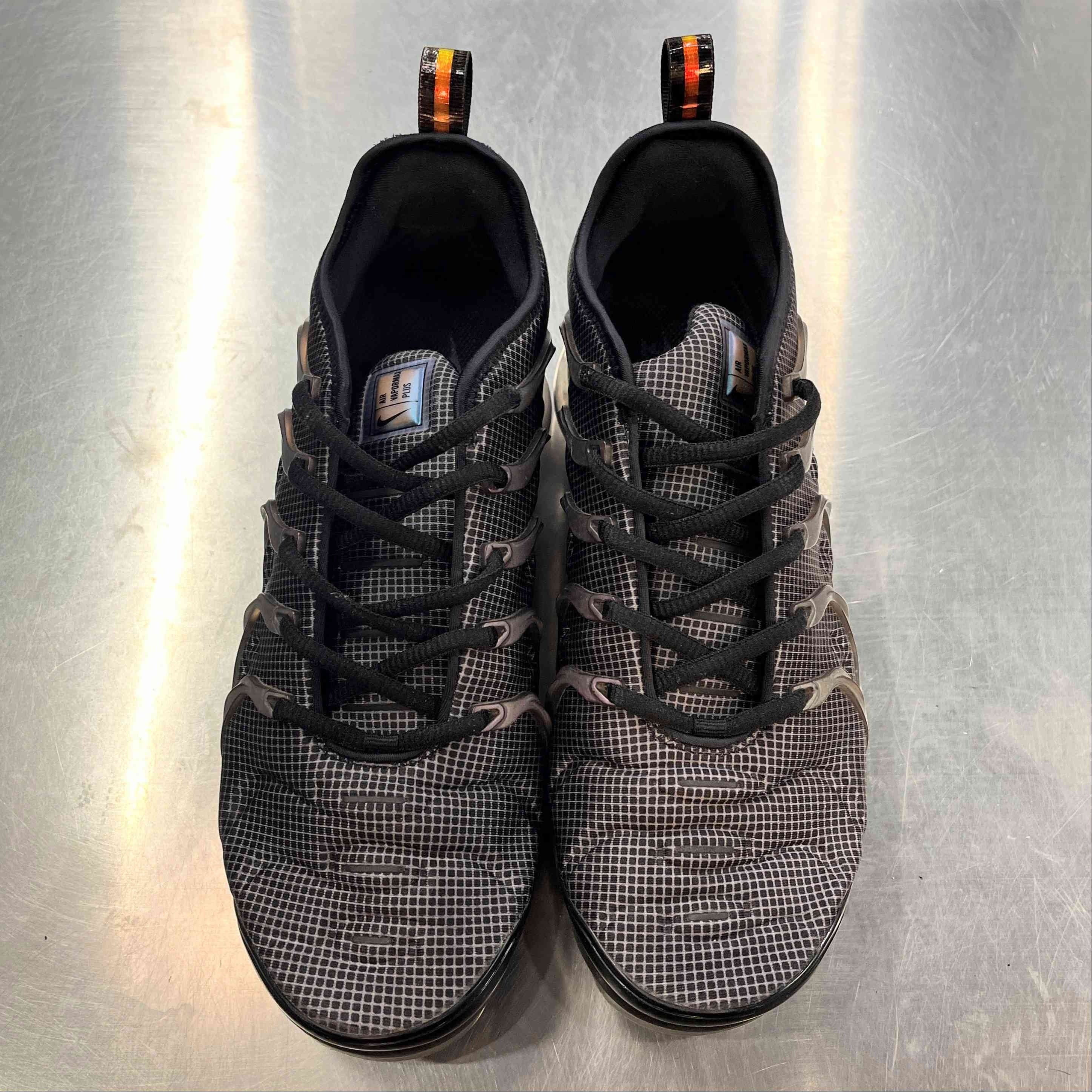 【US10】 NIKE AIR VAPORMAX PLUS 924453-014 【USED】