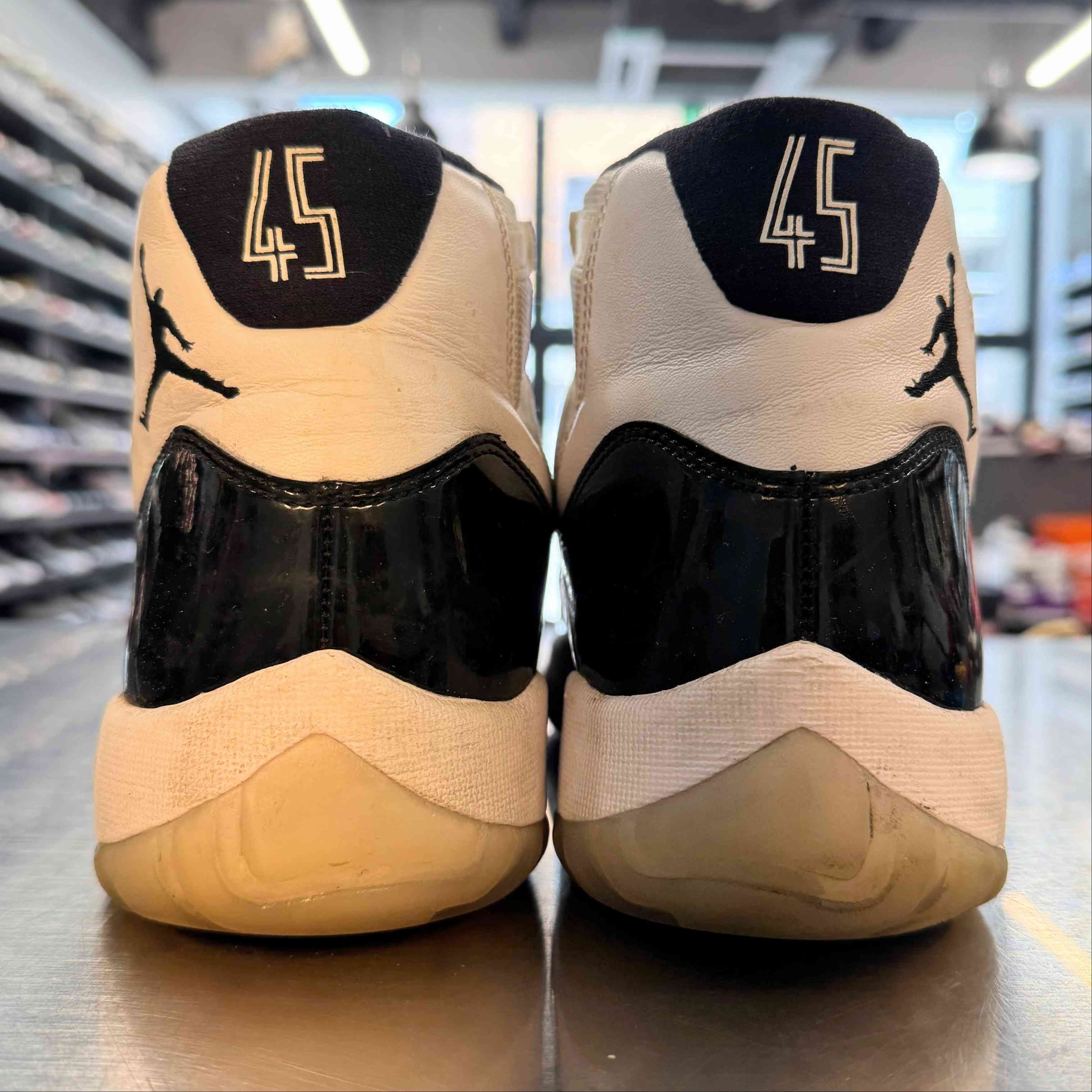【US10】 AIR JORDAN 11 RETRO CONCORD 378037-100 【USED】