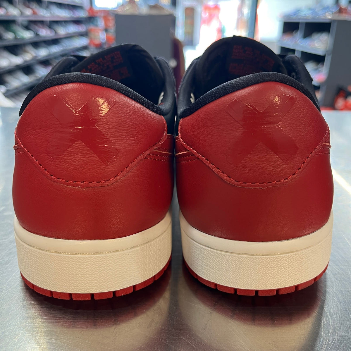 【US10.5】 AIR JORDAN 1 RETRO LOW OG Banned IW6276-001 【USED】