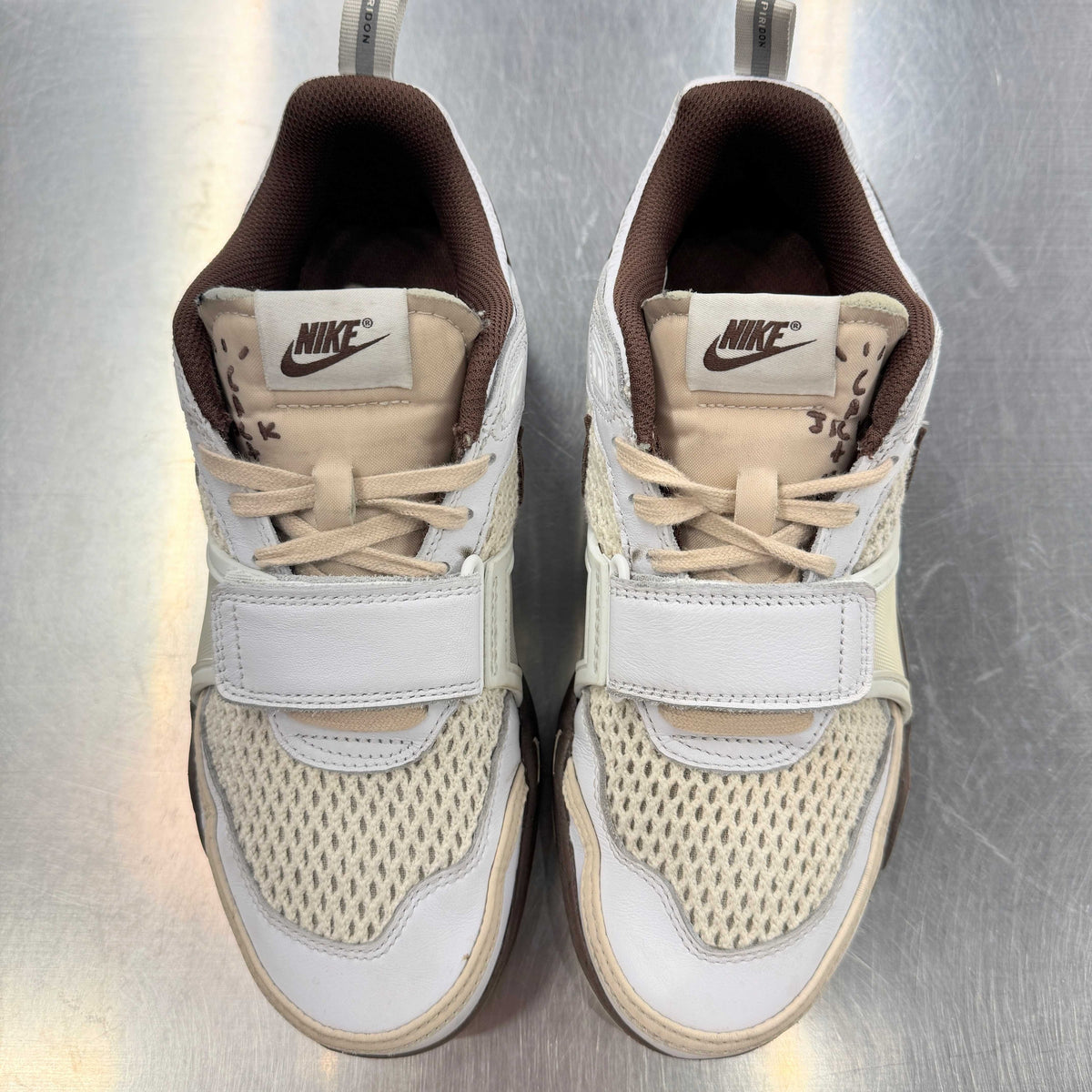 【US8】 NIKE ZOOM FIELD JAXX Travis Scott HQ3073-100 【USED】