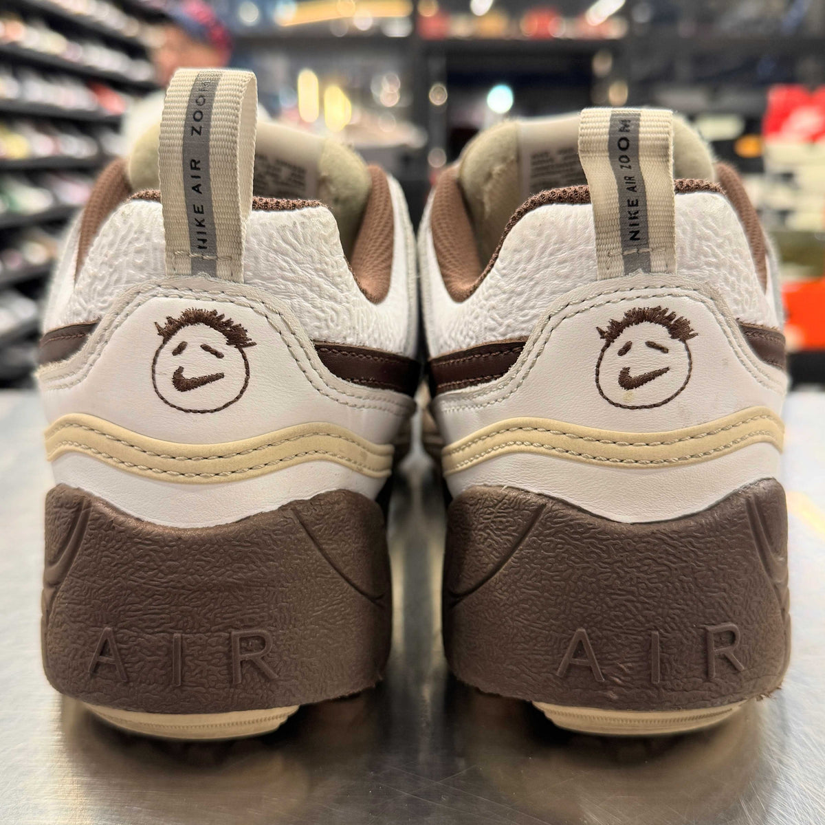 【US8】 NIKE ZOOM FIELD JAXX Travis Scott HQ3073-100 【USED】