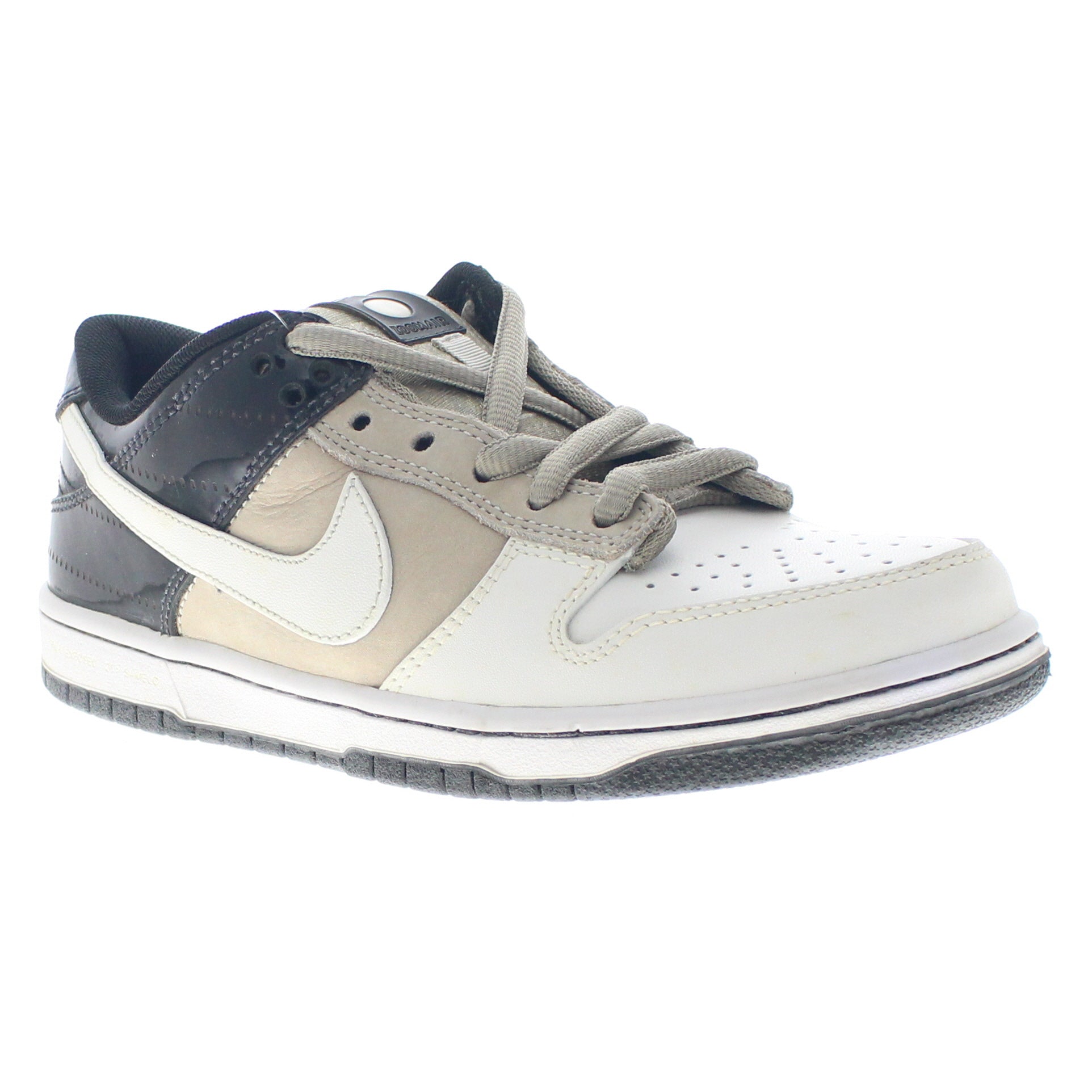 Archives image Nike SB Dunk Low EMB Pro 