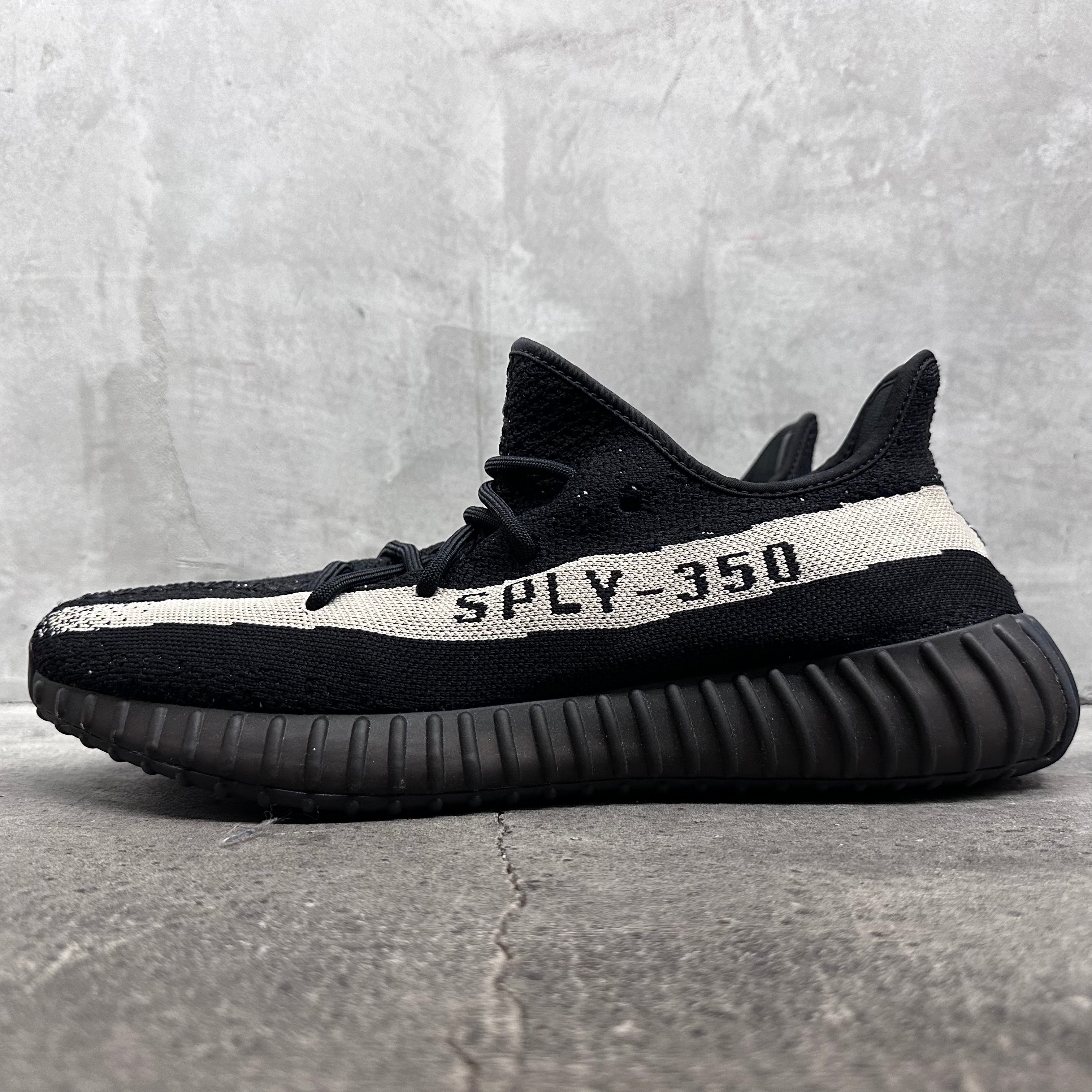 【US13】YEEZY BOOST 350 V2 "OREO" BY1604